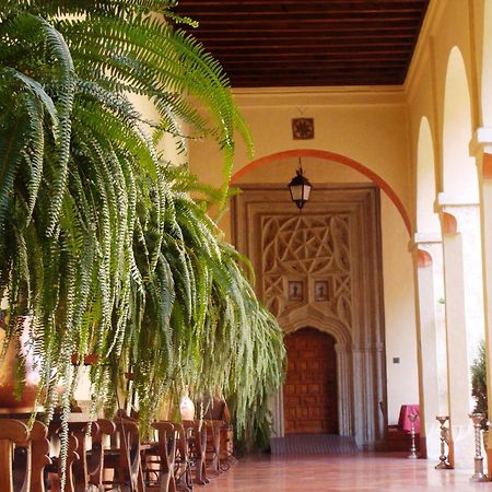 Hospederia Del Real Monasterio Hotel Guadalupe  Exterior photo