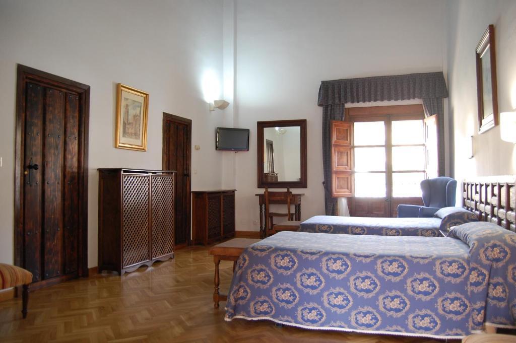 Hospederia Del Real Monasterio Hotel Guadalupe  Room photo
