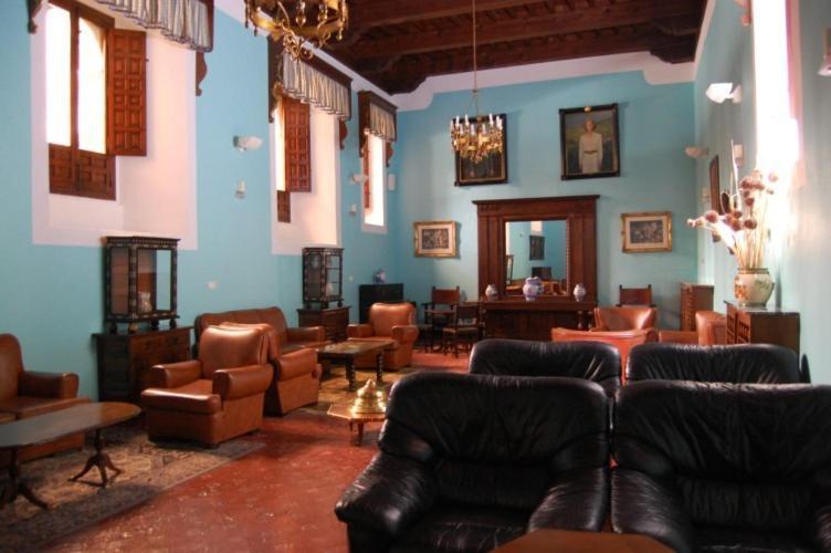 Hospederia Del Real Monasterio Hotel Guadalupe  Exterior photo