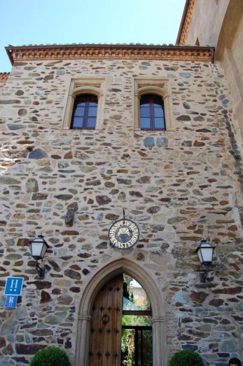Hospederia Del Real Monasterio Hotel Guadalupe  Exterior photo
