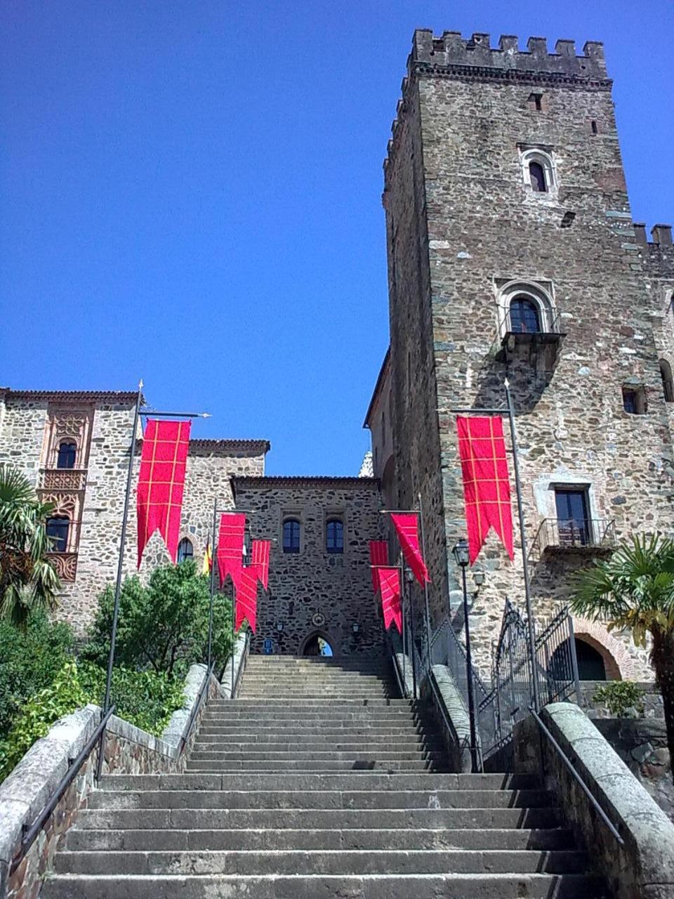 Hospederia Del Real Monasterio Hotel Guadalupe  Exterior photo
