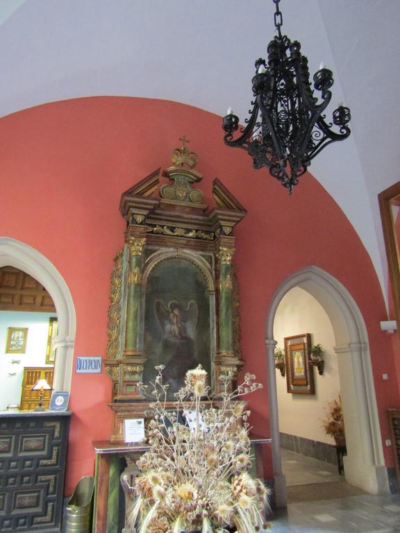 Hospederia Del Real Monasterio Hotel Guadalupe  Exterior photo