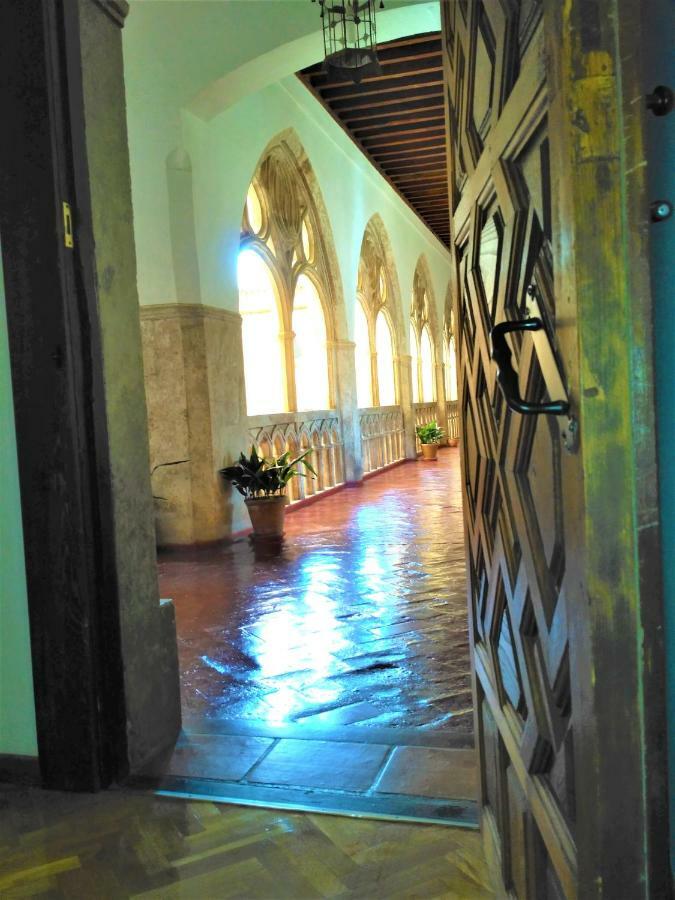Hospederia Del Real Monasterio Hotel Guadalupe  Exterior photo